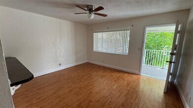 344 SE 11th Ave in Pompano Beach, FL - Building Photo - Building Photo