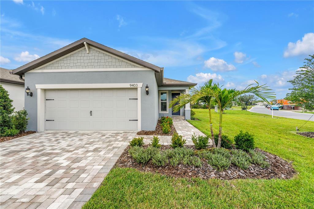 9403 Coastline Wy in Parrish, FL - Building Photo