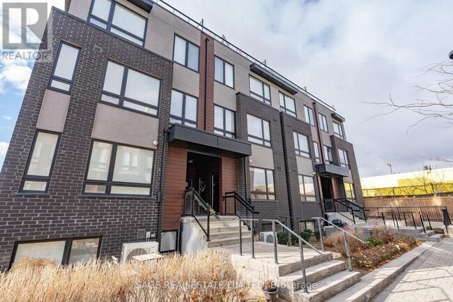 1150 Briar Hill Ave in Toronto, ON - Building Photo - Building Photo