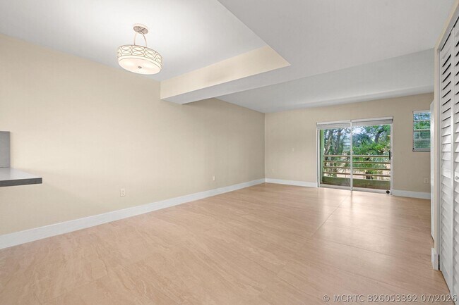 11099 NW 7th St