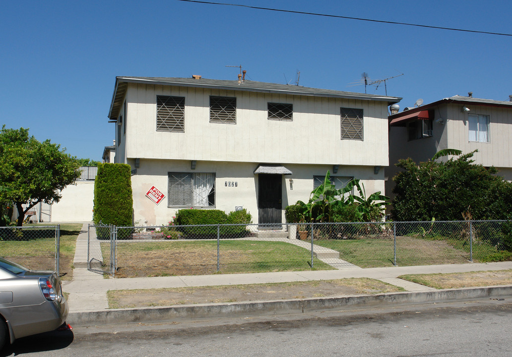 7027 Fulton Ave in North Hollywood, CA - Building Photo