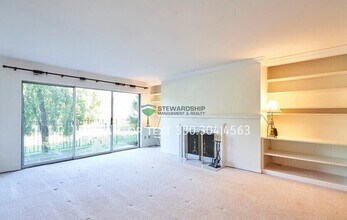 77 Atterbury Blvd in Hudson, OH - Foto de edificio - Building Photo