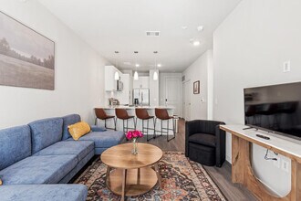 5820 1/2 Cameron Rd in Austin, TX - Building Photo - Building Photo