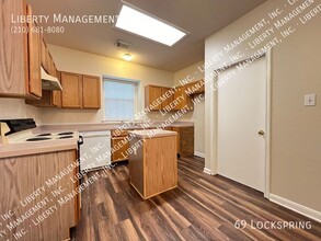 69 Lockspring in San Antonio, TX - Building Photo - Building Photo