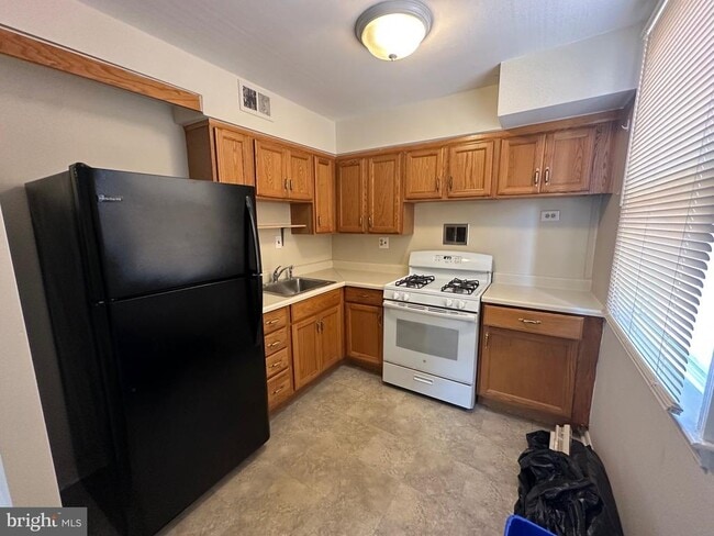 1203 Fuller St in Philadelphia, PA - Building Photo - Building Photo