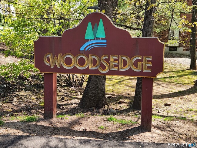 property at 15 -3C Woodsedge Dr