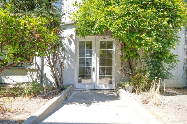 6458 Colby St in Oakland, CA - Building Photo - Building Photo