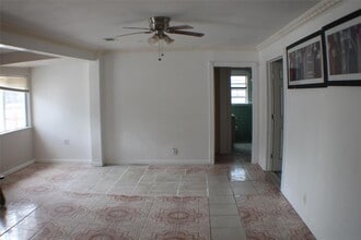 7014 Fairway Dr in Houston, TX - Building Photo - Building Photo