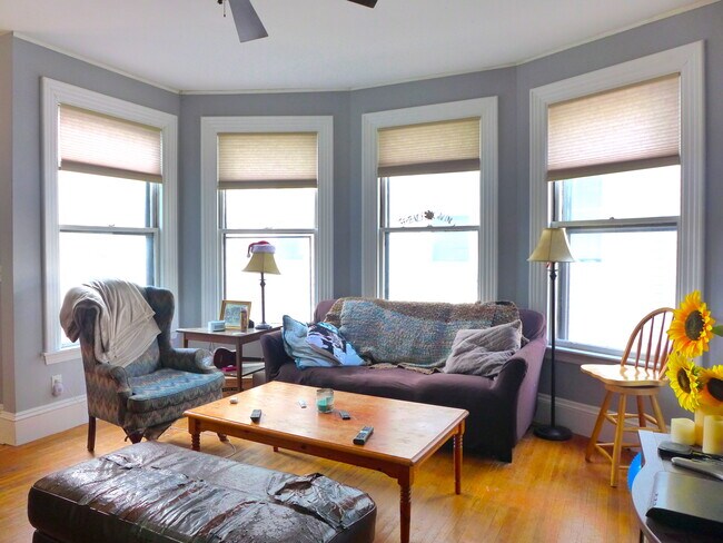 11 Iroquois St, Unit 2