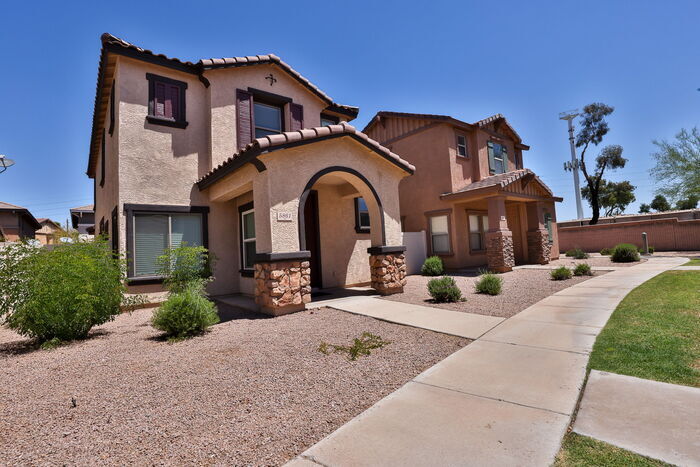 5861 E Grove Ave in Mesa, AZ - Building Photo