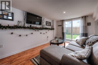 132 Prosperity Dr in Kitchener, ON - Building Photo - Building Photo