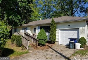 150 Orange Ave in Pemberton Township, NJ - Building Photo