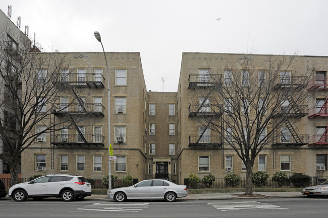 2916 21st Ave in Astoria, NY - Foto de edificio - Building Photo