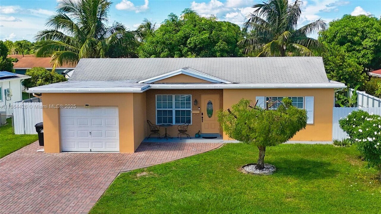 6711 Boulevard of Champions in North Lauderdale, FL - Building Photo
