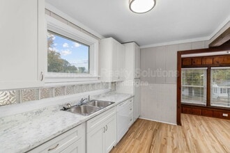 1821 Korando Ave in Overland, MO - Building Photo - Building Photo