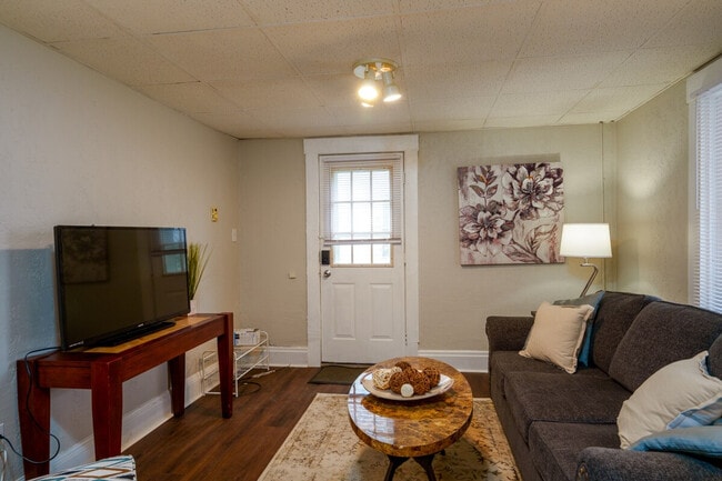 property at 421 Pennsylvania Ave