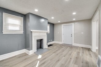 920 Bloomfield Ave in Akron, OH - Building Photo - Building Photo