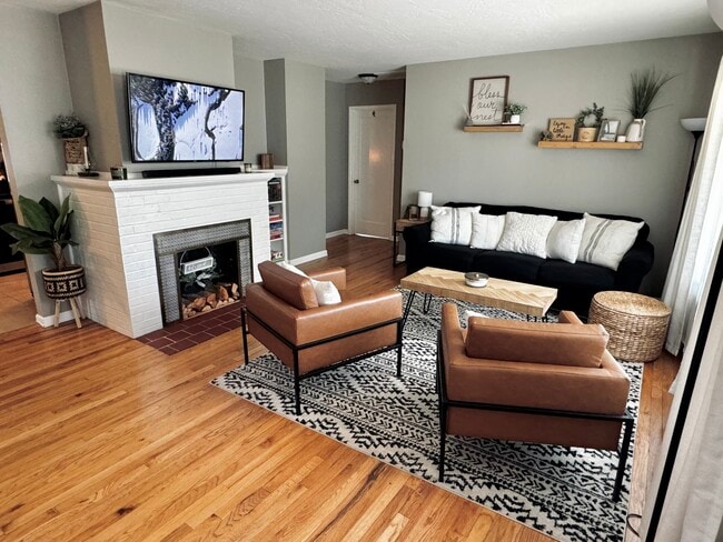 217 Eastwood Dr in Medford, OR - Building Photo - Building Photo