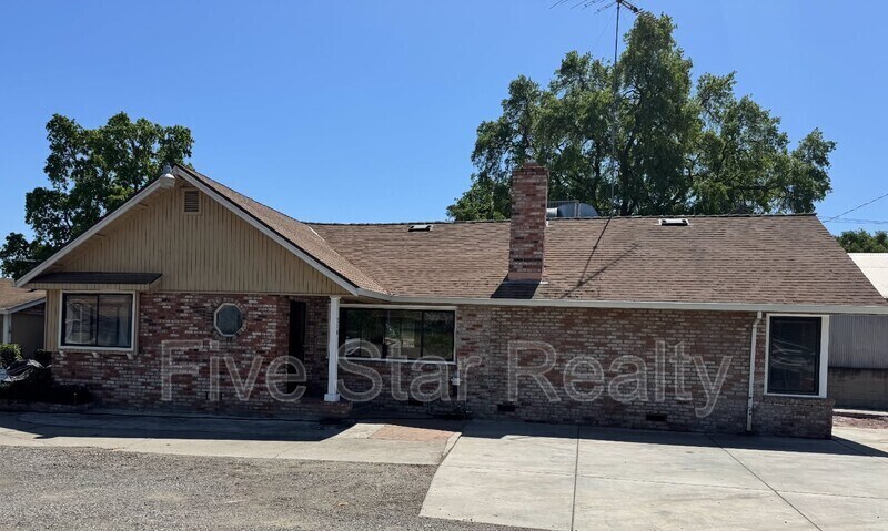 81018 Freeport Blvd in Sacramento, CA - Building Photo