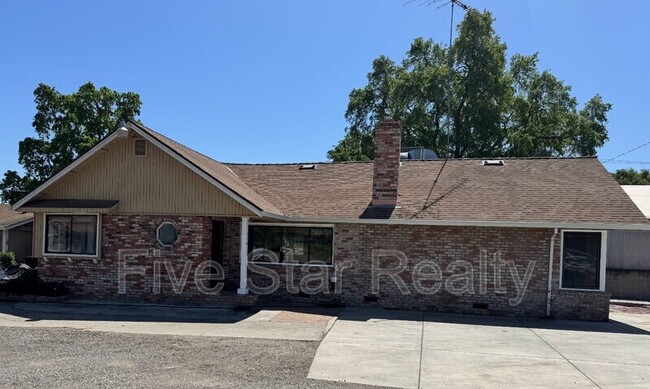 property at 81018 Freeport Blvd