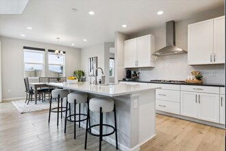 6374 Medera Wy in Castle Pines, CO - Foto de edificio - Building Photo