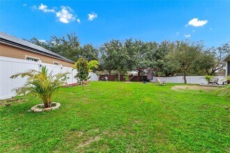 1832 Piedmont Ct in Mascotte, FL - Foto de edificio - Building Photo