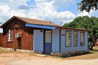 Cedar Lodge in Buchanan Dam, TX - Building Photo - Building Photo