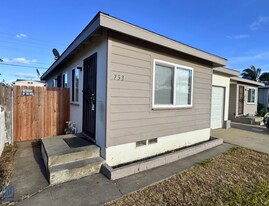 735-735 Woodlawn Ave in Chula Vista, CA - Building Photo