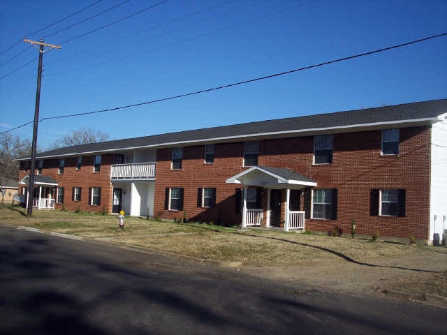 1220 Texas St in Sulphur Springs, TX - Building Photo