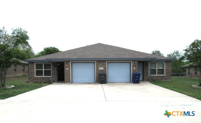 property at 917 Brookview Dr
