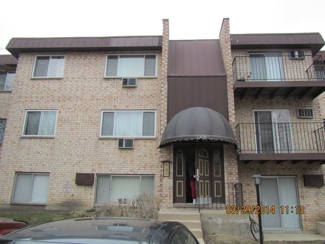 1306 S Sir Lancelot Ln in Mount Prospect, IL - Building Photo