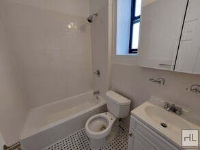 WEST 72 STREET, Unit 5C in New York, NY - Building Photo - Building Photo
