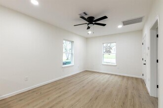 509 W 6th St in Brenham, TX - Building Photo - Building Photo
