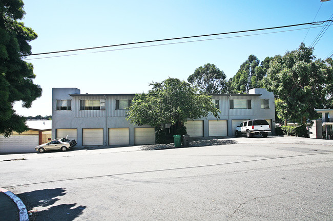 Off Broadway Apartments in Oakland, CA - Building Photo - Building Photo