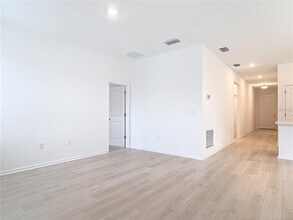 2950 SUPERMARINE Rd in Tavares, FL - Building Photo - Building Photo