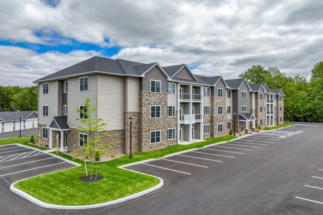 Treeline Apartments in Liverpool, NY - Building Photo