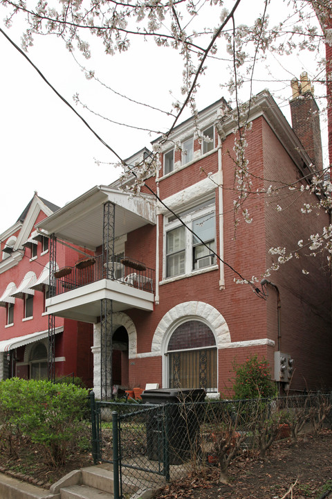 1307 S 1st St in Louisville, KY - Foto de edificio
