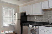 2127 N Dayton St, Unit M08B in Chicago, IL - Building Photo - Building Photo