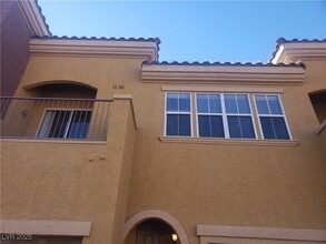 3975 N Hualapai Way in Las Vegas, NV - Building Photo - Building Photo