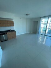 350 S Miami Ave, Unit 1715 in Miami, FL - Building Photo - Building Photo