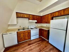 323 A St in Kerrville, TX - Building Photo - Building Photo