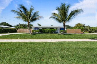 549 Fairwind Dr in North Palm Beach, FL - Building Photo - Building Photo