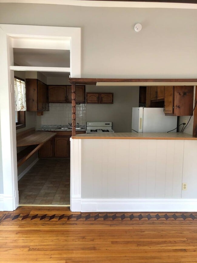 222 Ottawa, Unit Apt B in Leavenworth, KS - Foto de edificio - Building Photo