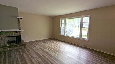 1635 Roberts St in Muskegon, MI - Building Photo - Building Photo