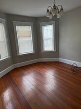 49 St Margaret St, Unit 1 in Boston, MA - Foto de edificio - Building Photo