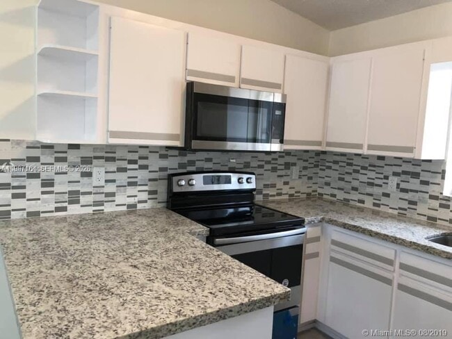 2246 W 74th St in Hialeah, FL - Building Photo - Building Photo