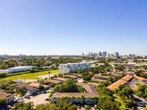 1423 Holly Heights Dr in Fort Lauderdale, FL - Building Photo - Building Photo