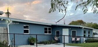 800 N 70th Ave in Hollywood, FL - Building Photo