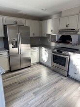 1035 Holman Way in Sparks, NV - Foto de edificio - Building Photo