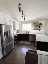 2259 N Pointe Meadow Loop in Lehi, UT - Building Photo